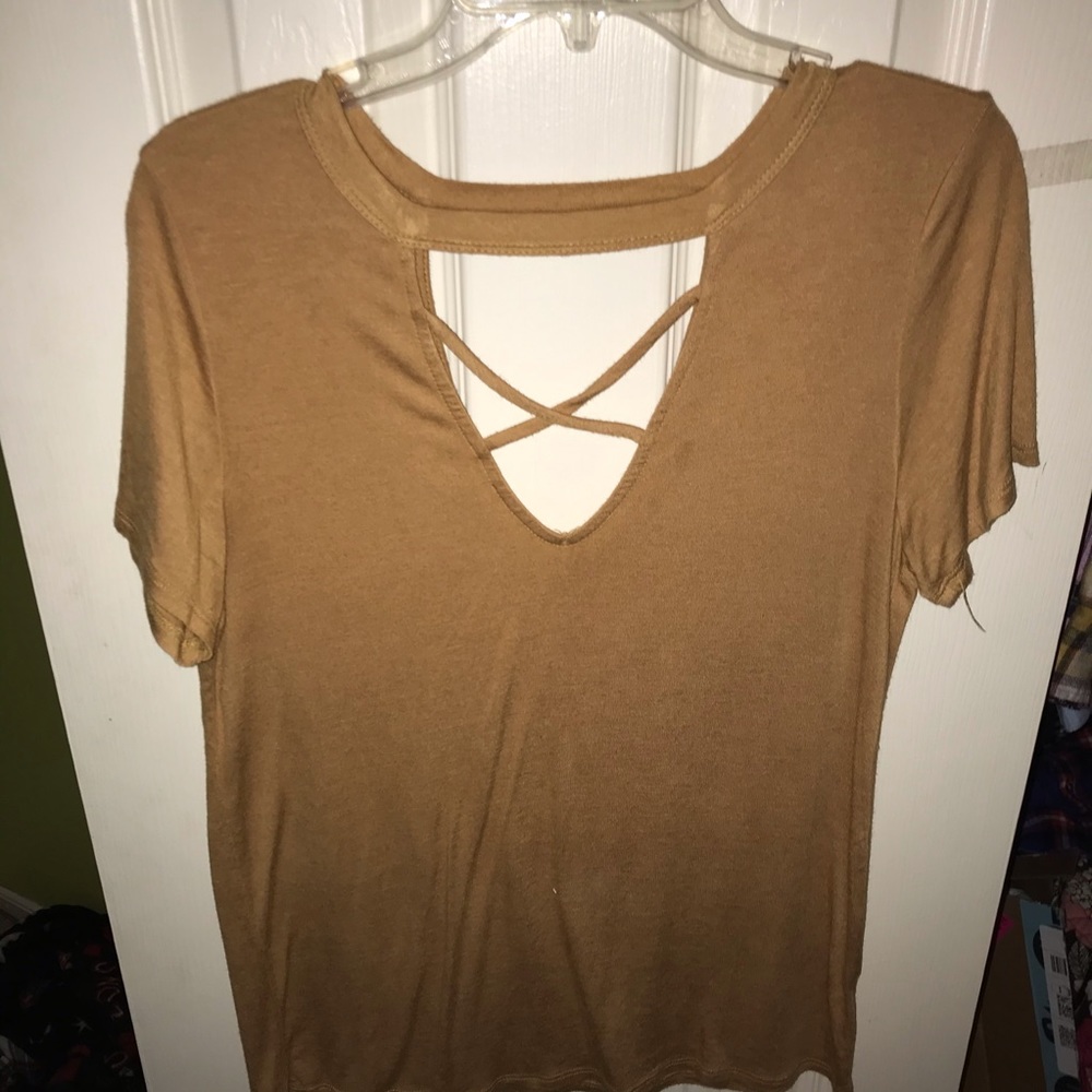 WEST COAST LOVE YELLOW SHORT SLEEVE TOP